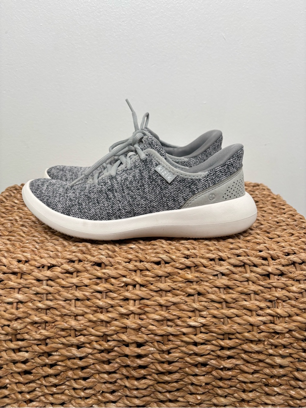 Kizik Madrid Eco Knit Hands Free Sneaker Shoes Gray Womens 6
